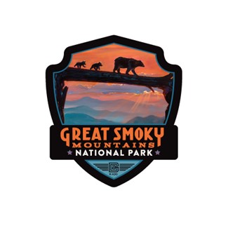 Great Smoky MTN NP Bear Crossing Emblem Magnet